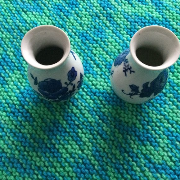 Two vintage small Chinese porcelain vases blue and white floral 4" - Picture 3 of 6
